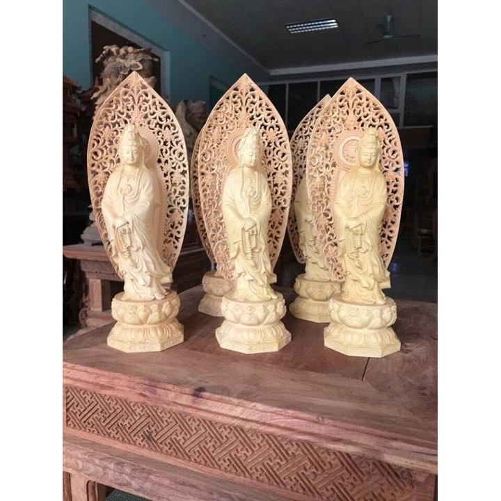 Tượng Phật bà gỗ hoàng đàn